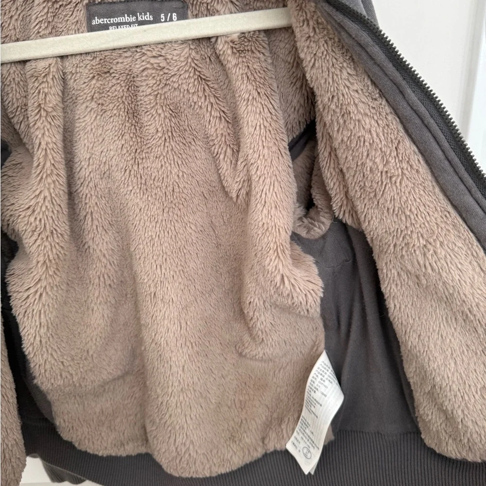 Abercrombie & Fitch Kids Gray jacket size 5-6 boys